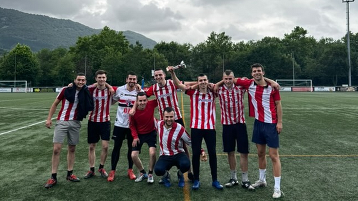 Urbihools Kopa antolatu dabe aurten be Arratia Futbol Taldearen jarraitzaileek