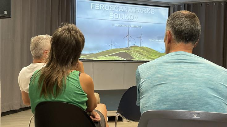 Zeberioko Udalak Feroskana proiektuaren kontra aurkeztuko dituan alegazinoak azaldu ditu jente-aurrean