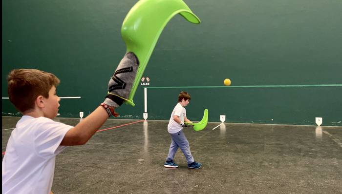 Aste Santurako Frontoi Kanpusa antolatu dau Mandoia Pelota Klubak