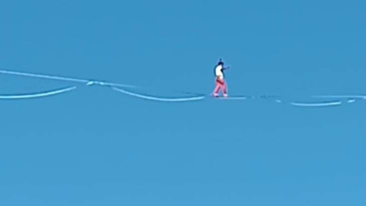 Arraba gurutzaruten dauan 1.350 metroko slackline errekorra